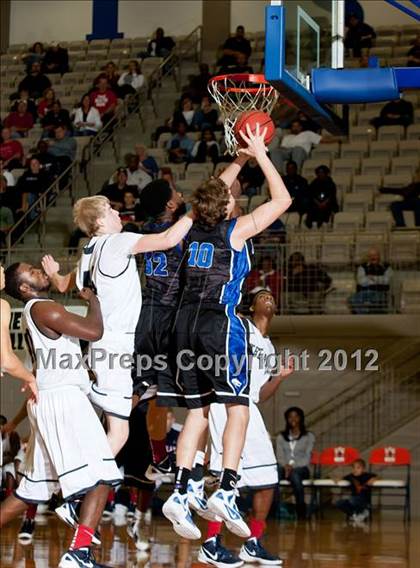 Thumbnail 3 in Plano West vs. Richland (Whataburger Tournament) photogallery.