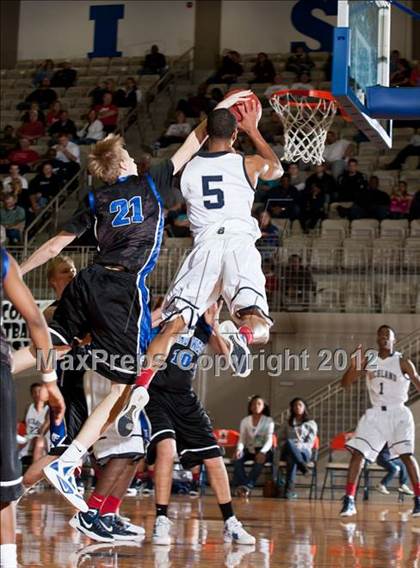 Thumbnail 3 in Plano West vs. Richland (Whataburger Tournament) photogallery.