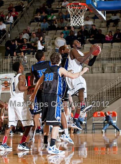 Thumbnail 2 in Plano West vs. Richland (Whataburger Tournament) photogallery.