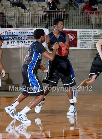 Thumbnail 2 in Plano West vs. Richland (Whataburger Tournament) photogallery.