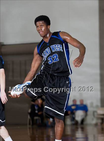 Thumbnail 2 in Plano West vs. Richland (Whataburger Tournament) photogallery.