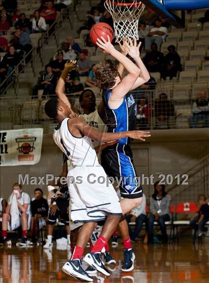 Thumbnail 1 in Plano West vs. Richland (Whataburger Tournament) photogallery.