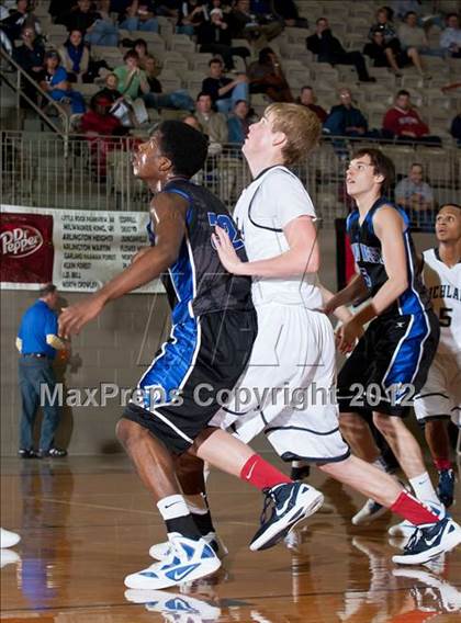 Thumbnail 1 in Plano West vs. Richland (Whataburger Tournament) photogallery.