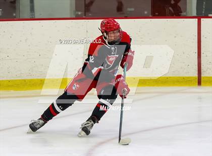 Thumbnail 2 in Frederick Gunn vs. New Hampton School (Exeter Invitational) photogallery.