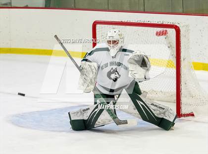 Thumbnail 2 in Frederick Gunn vs. New Hampton School (Exeter Invitational) photogallery.