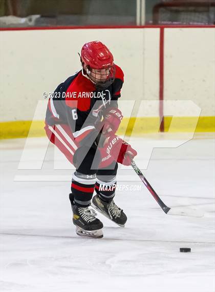 Thumbnail 2 in Frederick Gunn vs. New Hampton School (Exeter Invitational) photogallery.