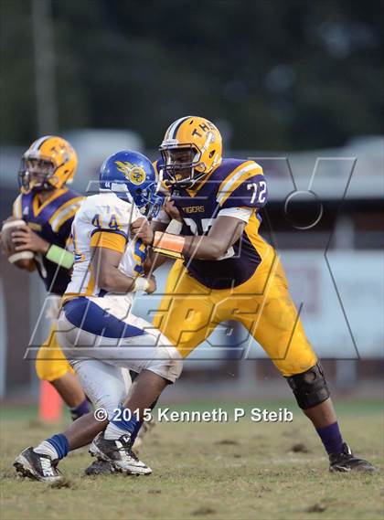 Thumbnail 3 in St. Charles Catholic @ Thibodaux photogallery.