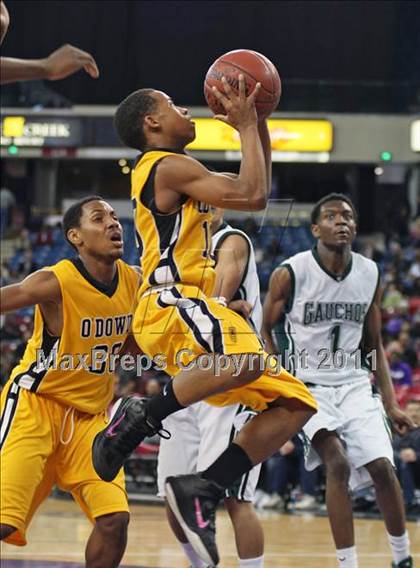 Thumbnail 1 in Bishop O'Dowd vs. El Cerrito (CIF NorCal D3 Regional Final) photogallery.