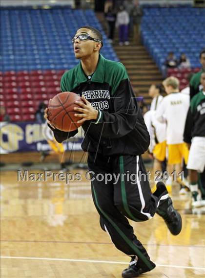 Thumbnail 1 in Bishop O'Dowd vs. El Cerrito (CIF NorCal D3 Regional Final) photogallery.