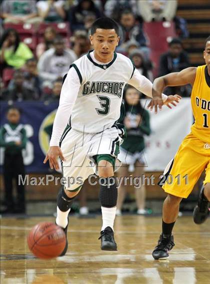 Thumbnail 2 in Bishop O'Dowd vs. El Cerrito (CIF NorCal D3 Regional Final) photogallery.