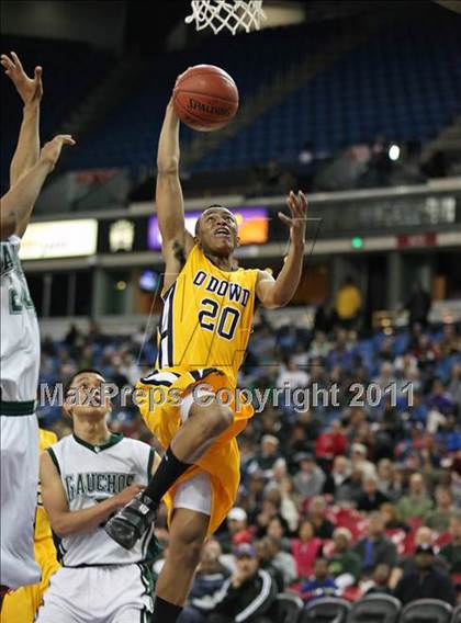 Thumbnail 1 in Bishop O'Dowd vs. El Cerrito (CIF NorCal D3 Regional Final) photogallery.