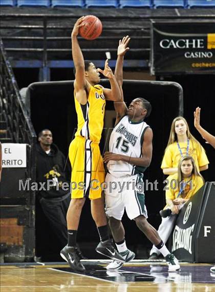 Thumbnail 2 in Bishop O'Dowd vs. El Cerrito (CIF NorCal D3 Regional Final) photogallery.