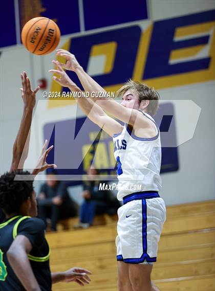 Thumbnail 1 in Roosevelt vs. Mission College Prep photogallery.