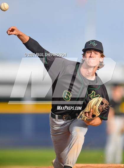 Thumbnail 3 in Mountain Vista vs. Columbine photogallery.
