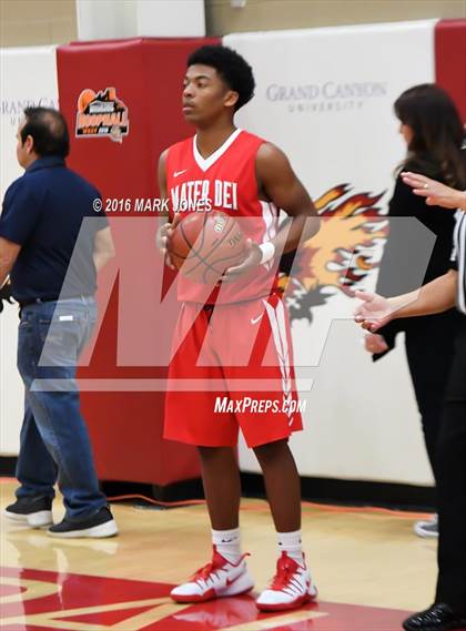 Thumbnail 2 in St. Mary's vs. Mater Dei (Hoophall West Invitational) photogallery.