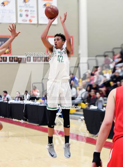 Thumbnail 3 in St. Mary's vs. Mater Dei (Hoophall West Invitational) photogallery.
