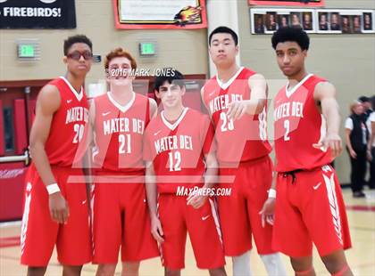 Thumbnail 3 in St. Mary's vs. Mater Dei (Hoophall West Invitational) photogallery.