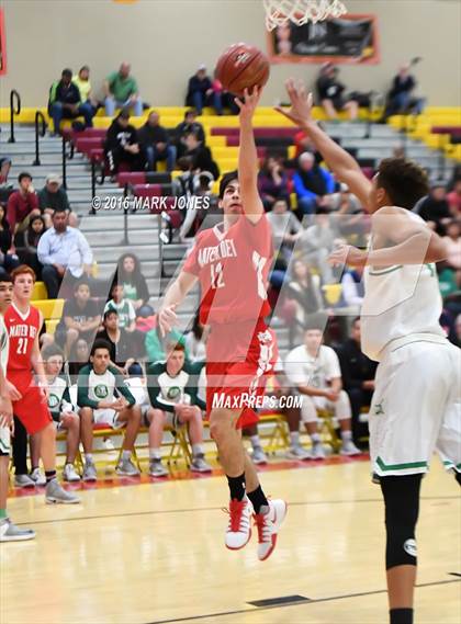 Thumbnail 1 in St. Mary's vs. Mater Dei (Hoophall West Invitational) photogallery.