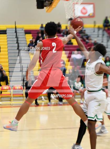 Thumbnail 1 in St. Mary's vs. Mater Dei (Hoophall West Invitational) photogallery.