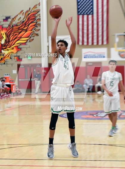 Thumbnail 2 in St. Mary's vs. Mater Dei (Hoophall West Invitational) photogallery.