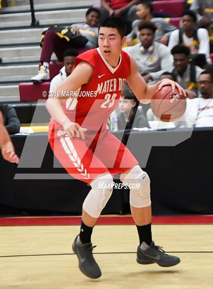 Thumbnail 1 in St. Mary's vs. Mater Dei (Hoophall West Invitational) photogallery.