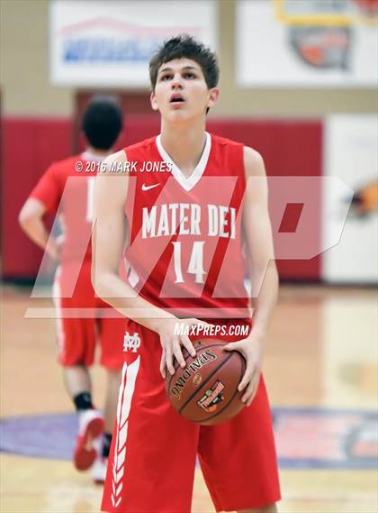 Thumbnail 2 in St. Mary's vs. Mater Dei (Hoophall West Invitational) photogallery.