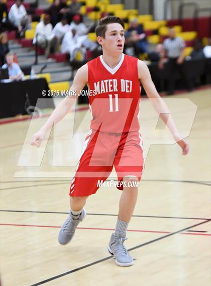 Thumbnail 1 in St. Mary's vs. Mater Dei (Hoophall West Invitational) photogallery.