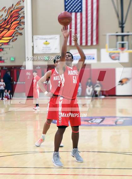 Thumbnail 1 in St. Mary's vs. Mater Dei (Hoophall West Invitational) photogallery.