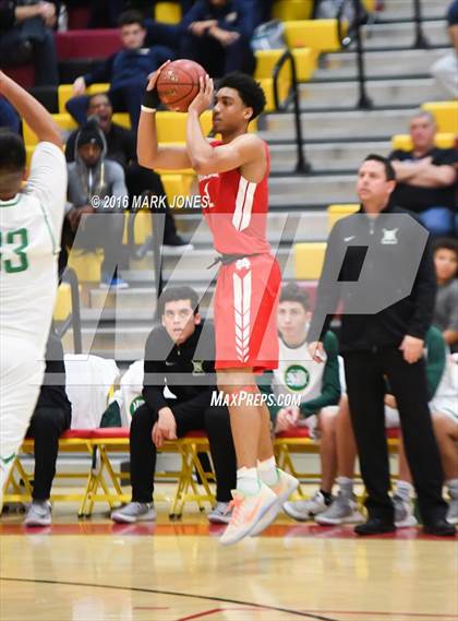 Thumbnail 2 in St. Mary's vs. Mater Dei (Hoophall West Invitational) photogallery.
