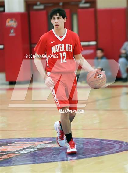 Thumbnail 2 in St. Mary's vs. Mater Dei (Hoophall West Invitational) photogallery.