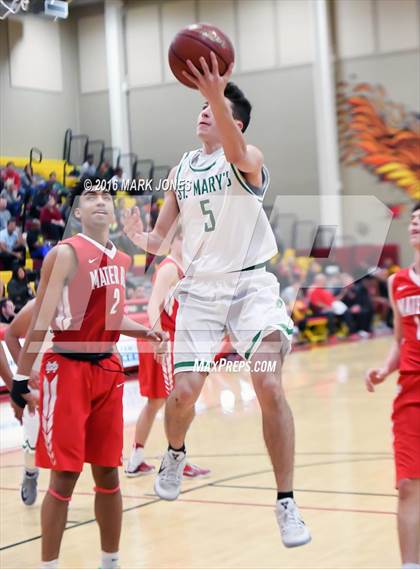 Thumbnail 3 in St. Mary's vs. Mater Dei (Hoophall West Invitational) photogallery.