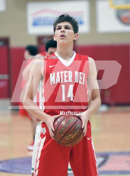 Thumbnail 2 in St. Mary's vs. Mater Dei (Hoophall West Invitational) photogallery.