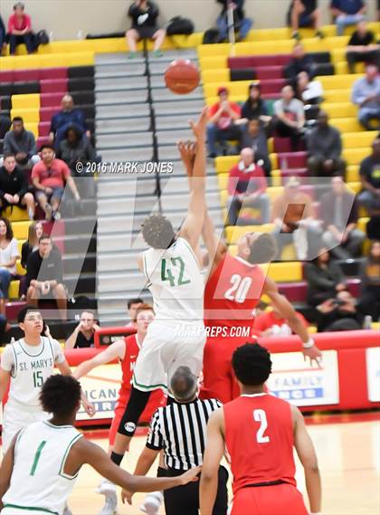 Thumbnail 1 in St. Mary's vs. Mater Dei (Hoophall West Invitational) photogallery.