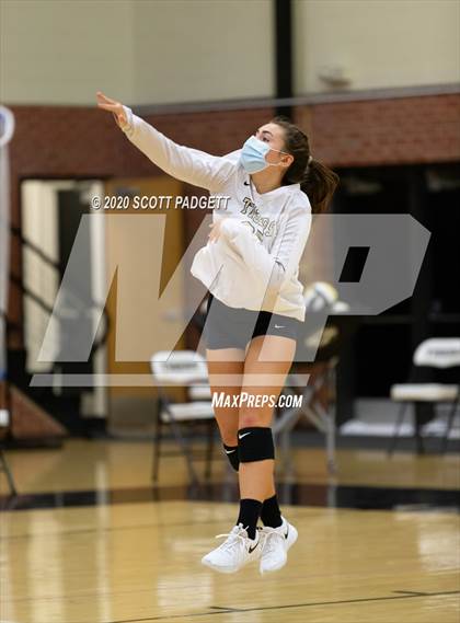 Thumbnail 3 in Lees Summit vs Raymore Peculiar photogallery.