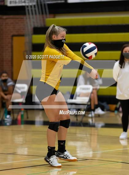 Thumbnail 3 in Lees Summit vs Raymore Peculiar photogallery.