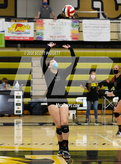 Thumbnail 3 in Lees Summit vs Raymore Peculiar photogallery.
