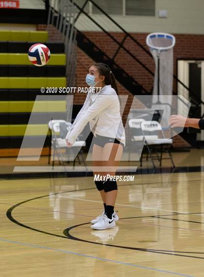 Thumbnail 3 in Lees Summit vs Raymore Peculiar photogallery.
