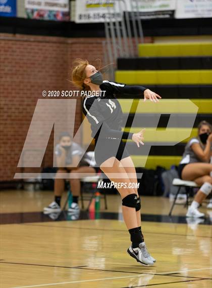 Thumbnail 3 in Lees Summit vs Raymore Peculiar photogallery.
