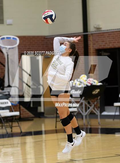 Thumbnail 3 in JV: Lees Summit vs Raymore Peculiar photogallery.