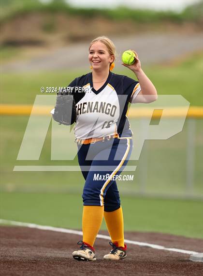 Thumbnail 2 in Shenango vs. Burgettstown photogallery.
