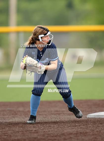 Thumbnail 2 in Shenango vs. Burgettstown photogallery.