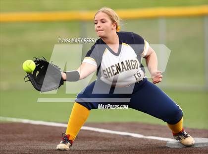Thumbnail 2 in Shenango vs. Burgettstown photogallery.