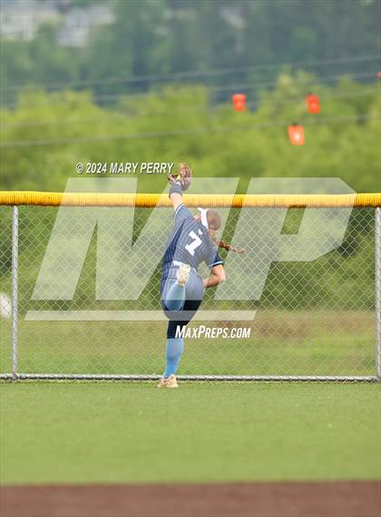 Thumbnail 3 in Shenango vs. Burgettstown photogallery.