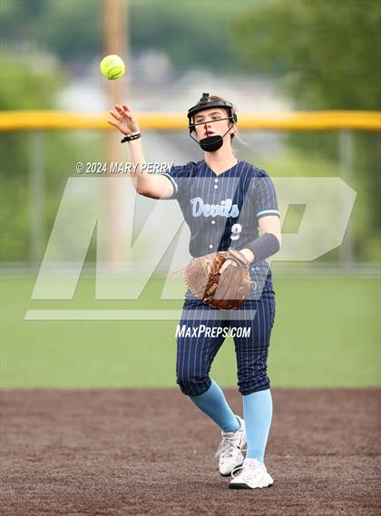 Thumbnail 3 in Shenango vs. Burgettstown photogallery.