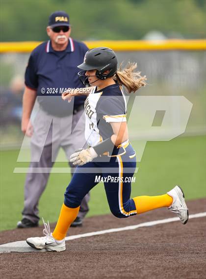 Thumbnail 2 in Shenango vs. Burgettstown photogallery.