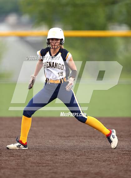 Thumbnail 2 in Shenango vs. Burgettstown photogallery.