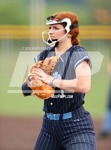 Thumbnail 2 in Shenango vs. Burgettstown photogallery.