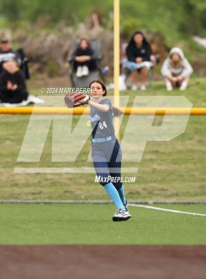 Thumbnail 2 in Shenango vs. Burgettstown photogallery.