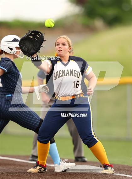Thumbnail 3 in Shenango vs. Burgettstown photogallery.