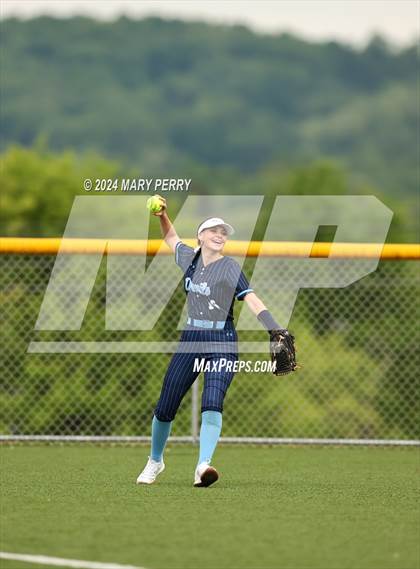 Thumbnail 3 in Shenango vs. Burgettstown photogallery.